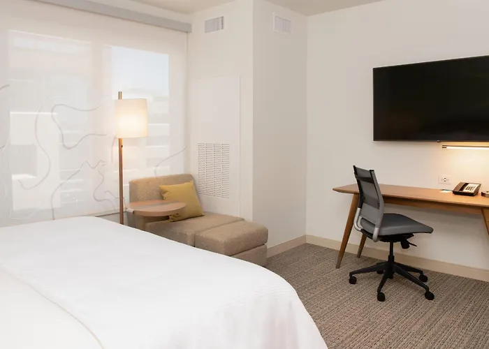 Element By Marriott At Skysong 3*