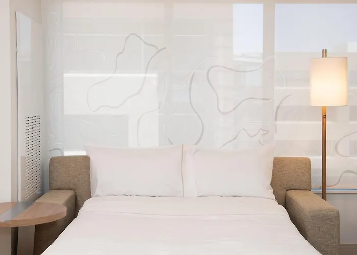 Hotel Element By Marriott At Skysong 3*